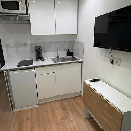 شقة Moderne A 10 Min A Pied Palais & Plages